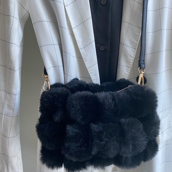 Handbags - Elegant Black Faux Fur Shoulder Bag